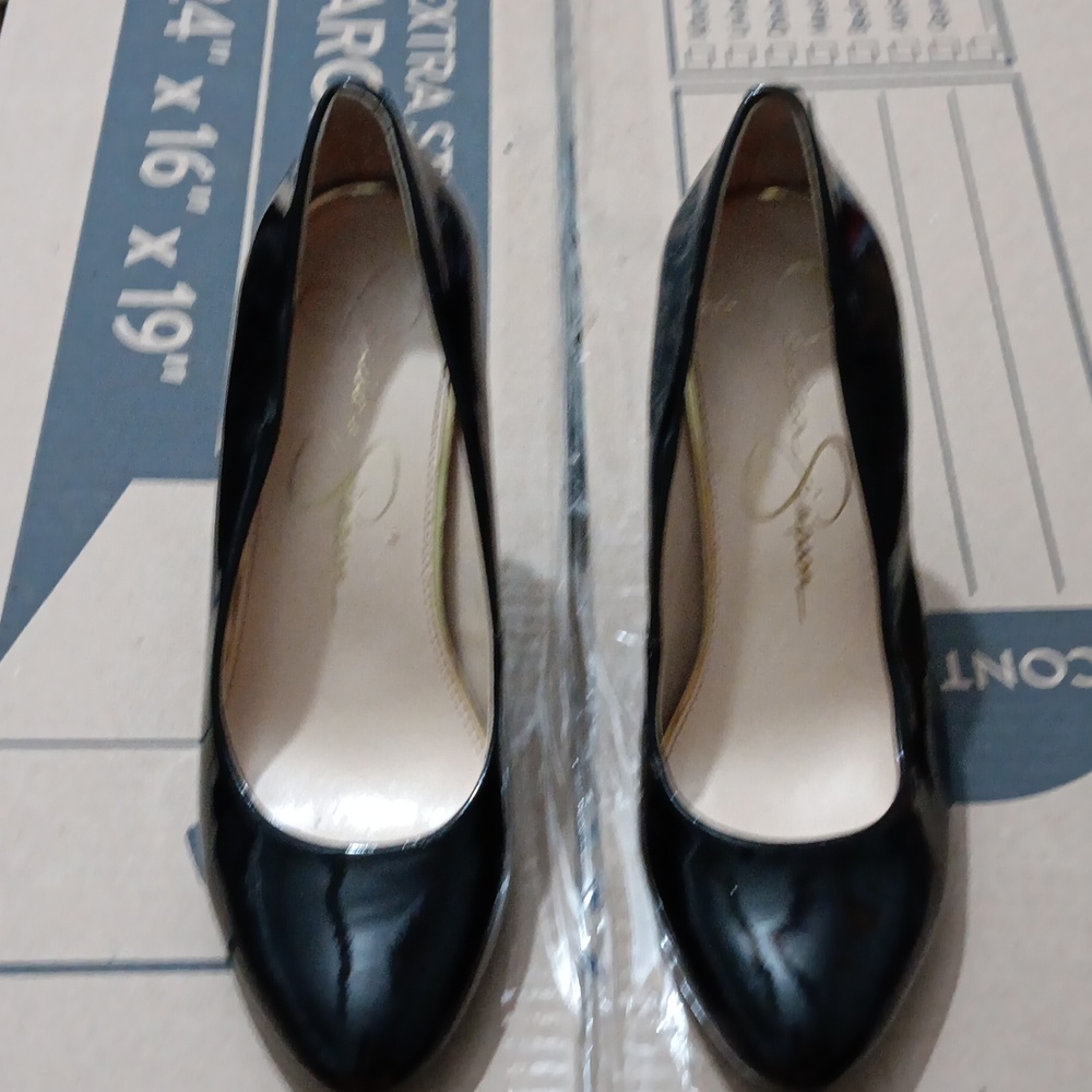Jessica Simpson size 6M/36 color black.